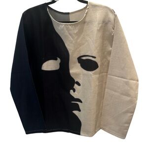 Mod Face Graphic Woven Long Sleeve Tunic Top | Black/Cream | Size M